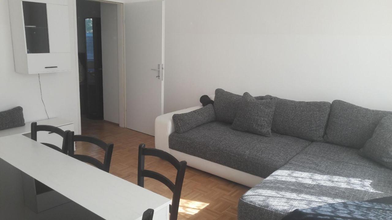 Nette Altbauwohnung Nur 10 Min Von Der City Wina Bagian luar foto
